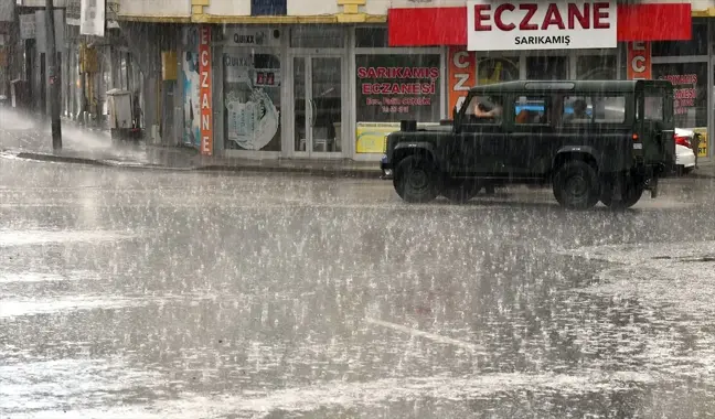 Kars'ın Sarıkamış ilçesinde sağanak etkili oldu