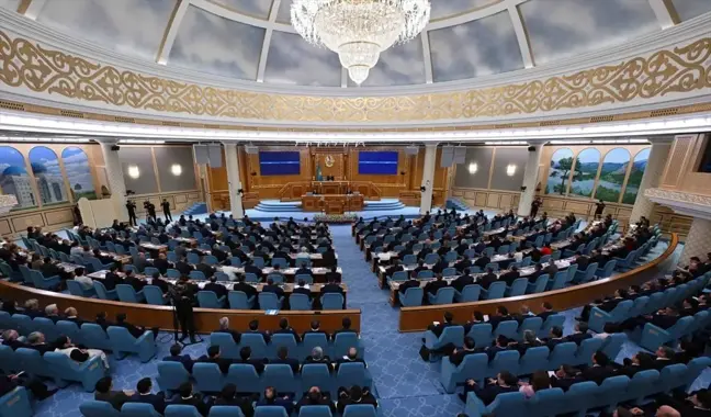 Kazakistan'da nükleer enerji santrali için referandum düzenlenecek