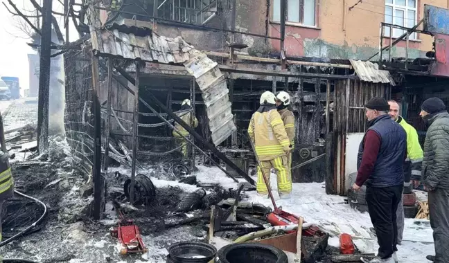 İstanbul Başakşehir'de Lastik Atölyesinde Yangın: 1 Yaralı