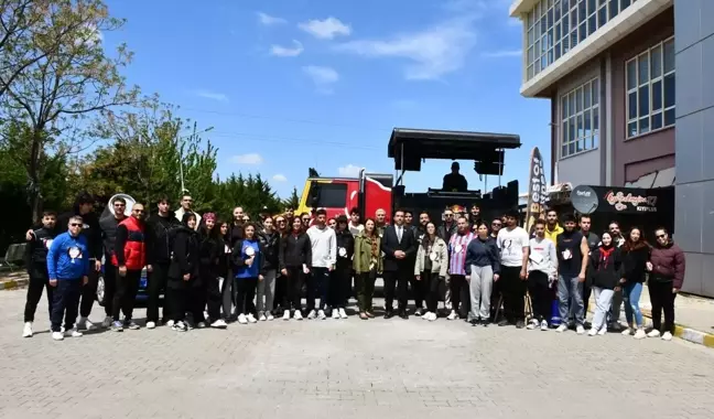 ÇOMÜ'de 'Koşamayanlar İçin Koşuyoruz' Etkinliği Düzenlendi