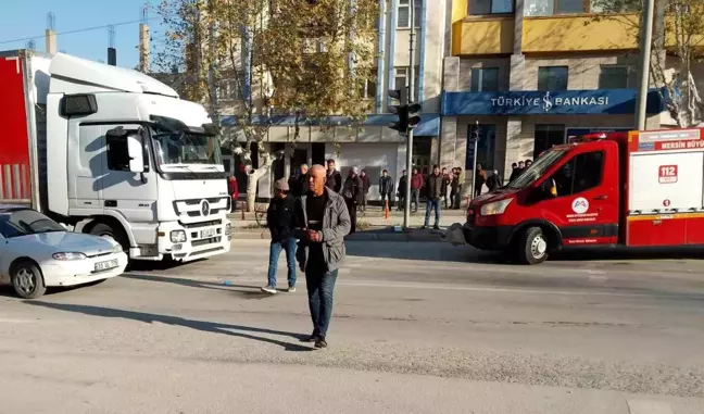 Mersin'de Tır Çarpması: 70 Yaşındaki Adam Hayatını Kaybetti