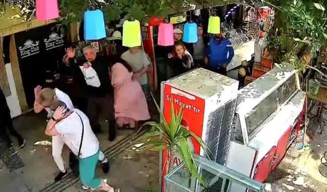 Antalya'da Asansör Seyir Terasında İntihar Girişimi ve Düşen Demir Levha Panik Yarattı