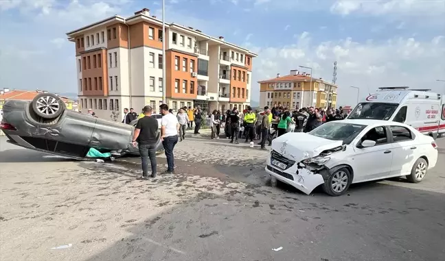 Gaziantep'te İki Otomobilin Çarpışması: 9 Yaralı