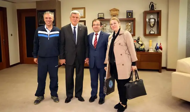 Başkan Karaosmanoğlu, ''Eğitimde sorumluluklarımız var''