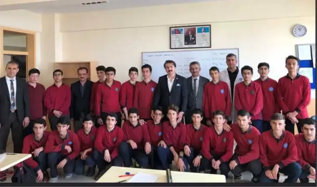 Aydemir: 'Gençlerimiz Cumhurbaşkanımıza Vefalı'