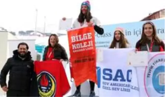 Altın madalya Ceren'in