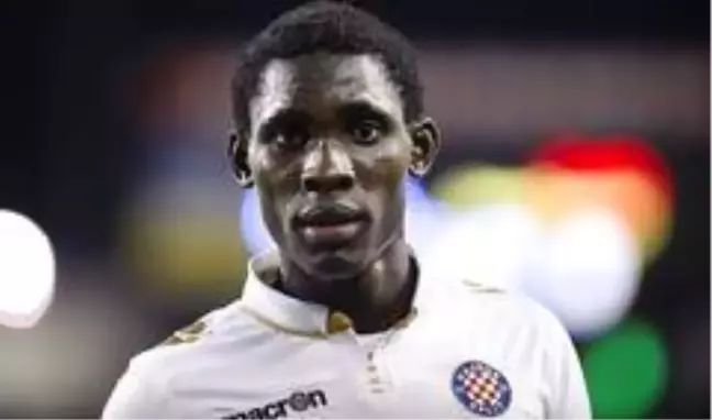 Hamza Barry kimdir? Hamza Barry kaç yaşında ve hangi takımlarda oynadı? Beşiktaş'ın anlaşmaya vardığı futbolcu Hamza Barry'nin hayatı!