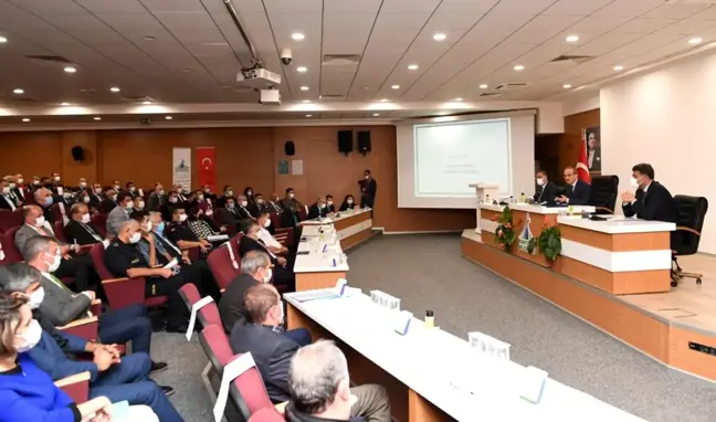 Vali Yavuz, Kartepe İlçesi Muhtarlarıyla Bir Araya Geldi