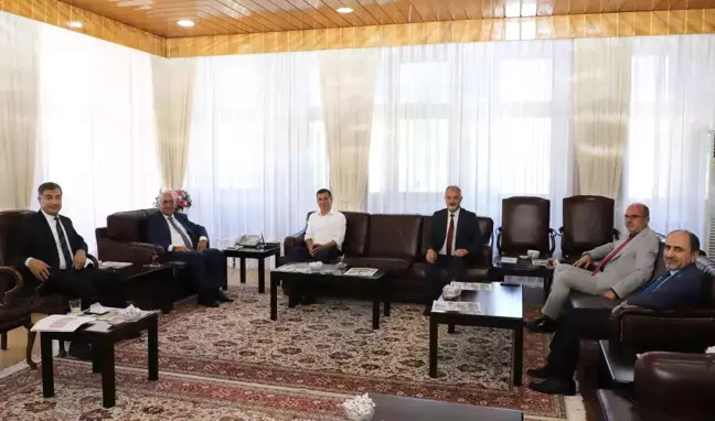 Bayburt Milletvekili Ateş'ten Rektör Çomaklı'ya ziyaret