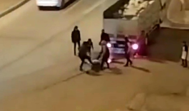 Şanlıurfa'da Bir Grup Tarafından Öldüresiye Dövülen Adam Kaçmayı Başardı