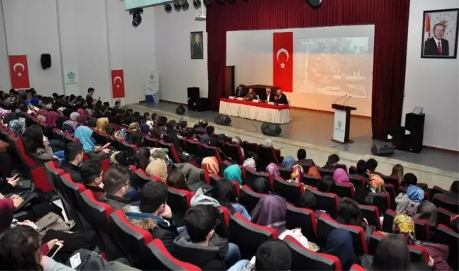 Neü'de, 102. Yıl Dönümünde Çanakkale Zaferi Konulu Panel Yapıldı