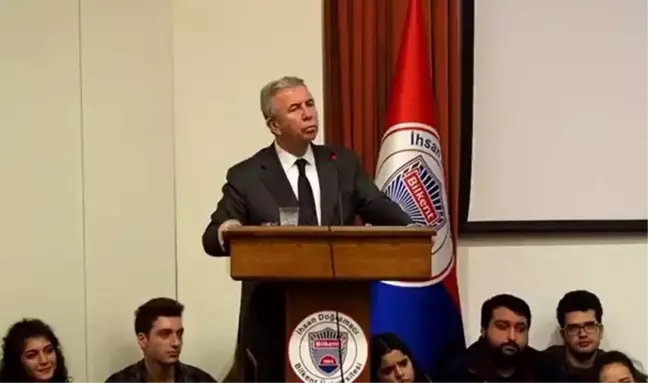 Üniversite öğrencisi, Mansur Yavaş'a söyledikleriyle salondan büyük alkış topladı