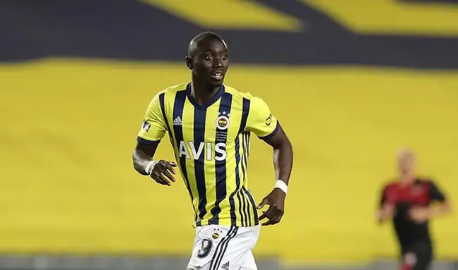 Fatih Karagümrük, Fenerbahçe'den Papiss Cisse'yi transfer etmek istiyor