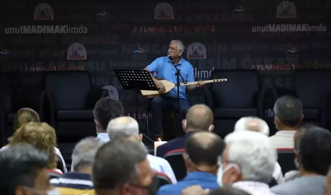 Madımak olaylarında hayatını kaybedenler İzmir'de anılıyor