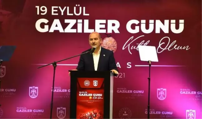 Bakan Soylu, Sivas'ta şehit annesinin cenazesine katıldı (2)