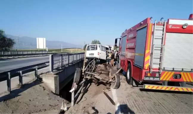 Manisa'da minibüs kazası: 6 kişi yaralandı
