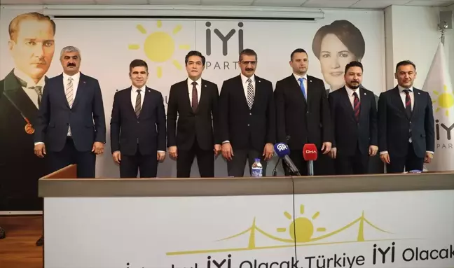 İYİ Parti, İstanbul'un 6 ilçesindeki belediye başkan adaylarını tanıttı