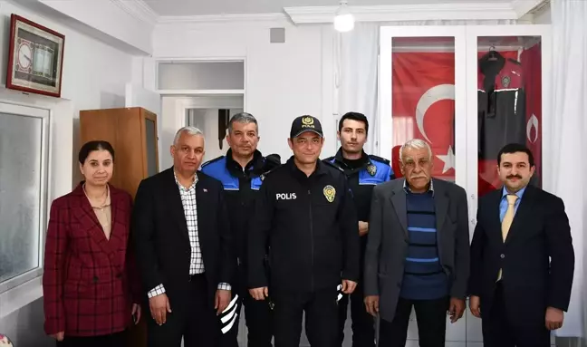 Şehit Polis Memuru Emirhan Şimşek'in Devre Arkadaşları Babaevinin Tadilatını Yaptı