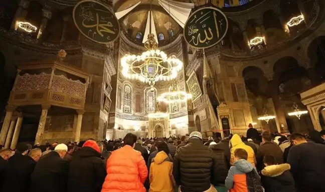 BUGÜN HANGİ KANDİL? Bugün kandil mi, ne kandili? 5 Nisan Cuma bugün hangi dini gün?