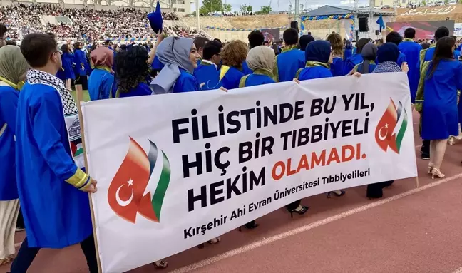 Kırşehir Ahi Evran Üniversitesi Mezuniyet Töreninde Filistin'e Destek Gösterisi