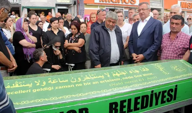 Eski Sinop Belediye Başkanı Baki Ergül'ün Cenazesi Son Yolculuğuna Uğurlandı