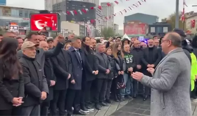 Esenyurt'a kayyum atanan Can Aksoy, 10 Kasım töreninde protesto edildi