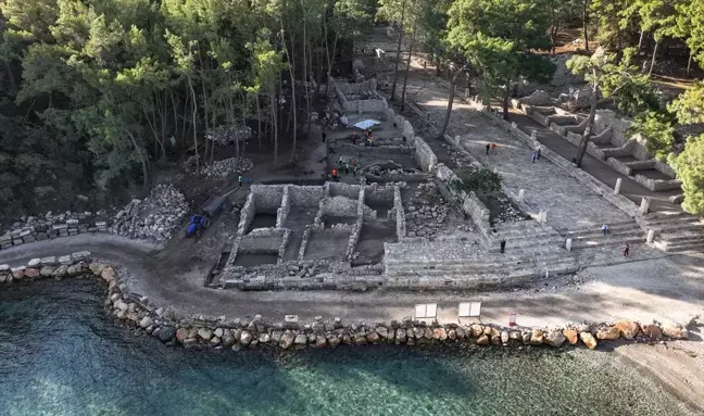 Antalya'da Phaselis Antik Kenti'nde Apollon'a Ait Altar Bulundu