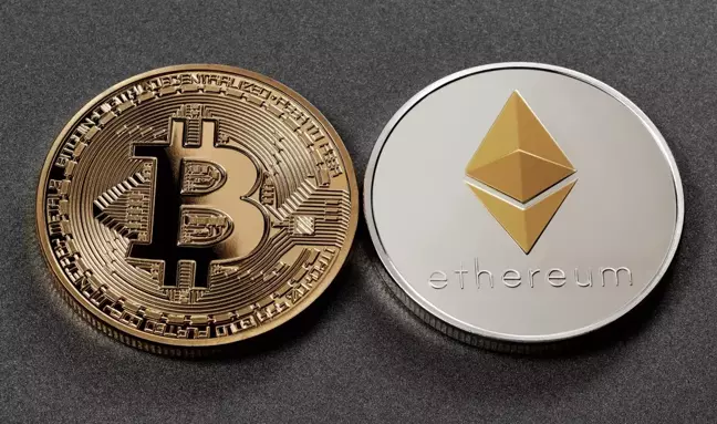 Wall Street devlerinin Bitcoin ve Ethereum ETF'lerine rekor giriş