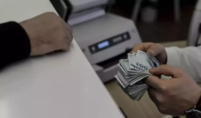 BANKA ÇALIŞMA SAATLERİ 2025: 4 Mart Salı bankalar saat kaçta açılıyor? Bankaların öğle arası saatleri kaç?