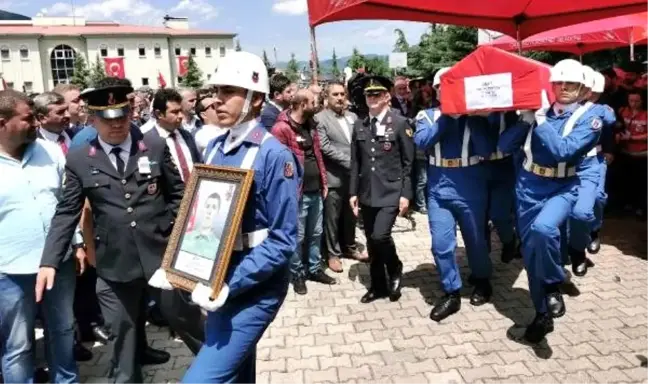 Şehit Altuntaş'ı 8 bin kişi uğurladı