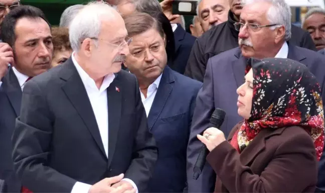 Kılıçdaroğlu'nun yanına gelip ekonomiden dert yanan kadının videosu sosyal medyada viral oldu