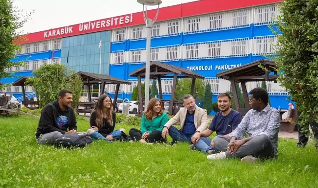 KBÜ Rektörü Prof. Dr. Fatih Kırışık, öğrencilerle buluştu
