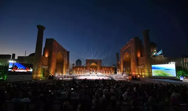 Özbekistan'da Uluslararası Şark Teraneleri Müzik Festivali Başladı