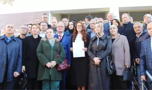 AK Parti'nin Tek Kadın İl Başkanı Mazbatasını Aldı