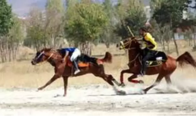 Erzurum'da Kanuni Kupası Cirit Müsabakası düzenlendi