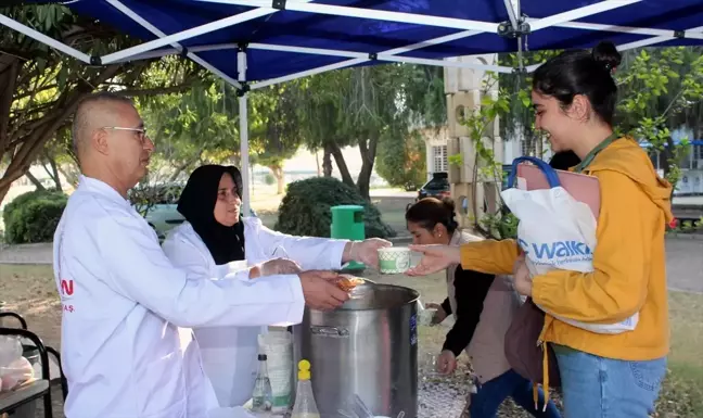 Kepez Belediyesi'nden Üniversite Öğrencilerine Çorba İkramı