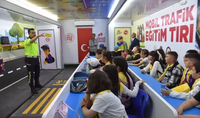 Otomobil Kullanma Becerileri Boyabat'taki Öğrencilere Eğlenceli Bir Şekilde Öğretildi