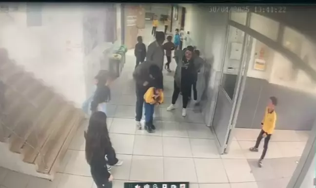 Müdür Yardımcısı, Nefes Borusuna Yiyecek Kaçan Öğrenciyi Kurtardı