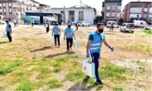 Kepez bir günde 25 bin 897 konuta, 77 bin 691 adet maske dağıttı