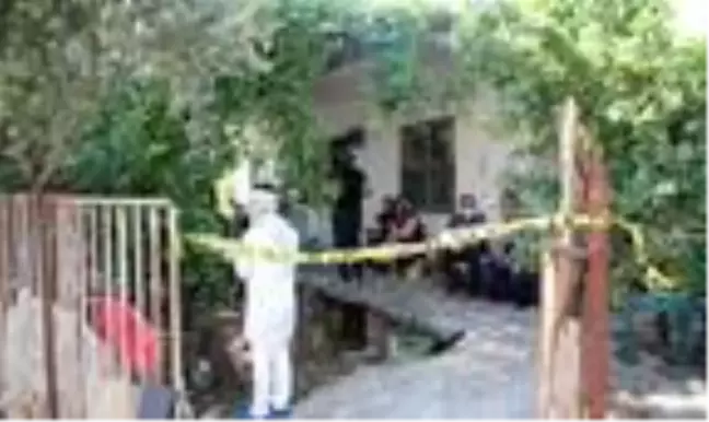 Oğluyla yaşadığı evinde ölü bulundu