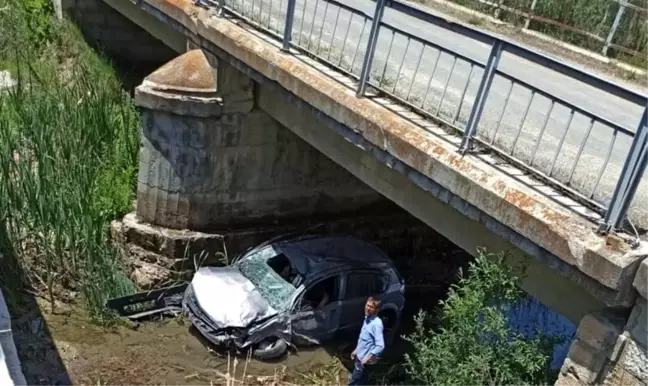 Çavdarhisar'da trafik kazası: 3 yaralı