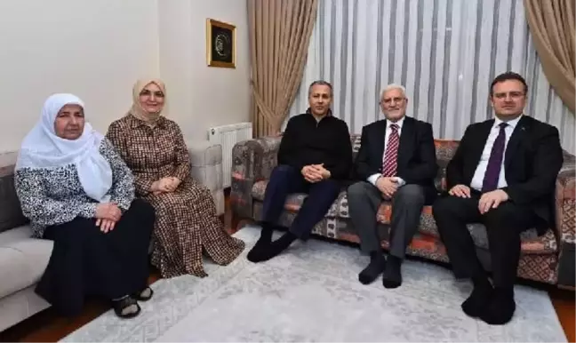 İstanbul Valisi Yerlikaya, Şehit Savcı Kiraz'ın ailesi ile iftar yaptı