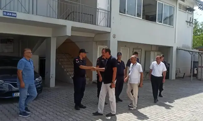 Bozyazı Kaymakamı Tuncay Topsakaloğlu, İlçe Jandarma Komutanlığı'na hayırlı olsun ziyaretinde bulundu