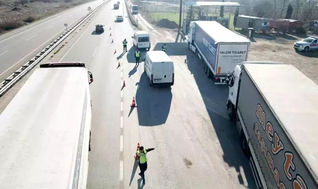 Amasya'da jandarma ekipleri kış lastiği denetimi yaptı