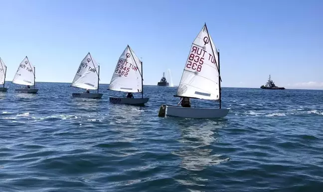 Tekirdağ'da Denizcilik ve Kabotaj Bayramı etkinlikleri kapsamında yelken yarışları düzenlendi