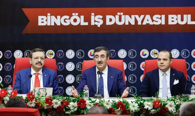 Cumhurbaşkanı Yardımcısı Yılmaz, Bingöl Ticaret ve Sanayi Odasını Ziyaret Etti