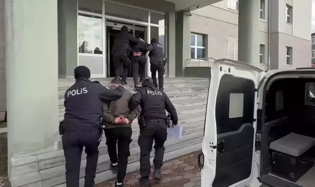 Sivas'ta Polise Saldıran Şahıs Tutuklandı