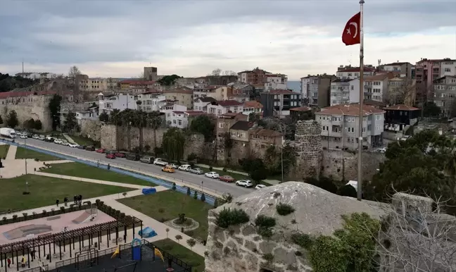 Sinop Kalesi'ndeki 'Kalekondu' Yapıları Kamulaştırılarak Yıkılacak