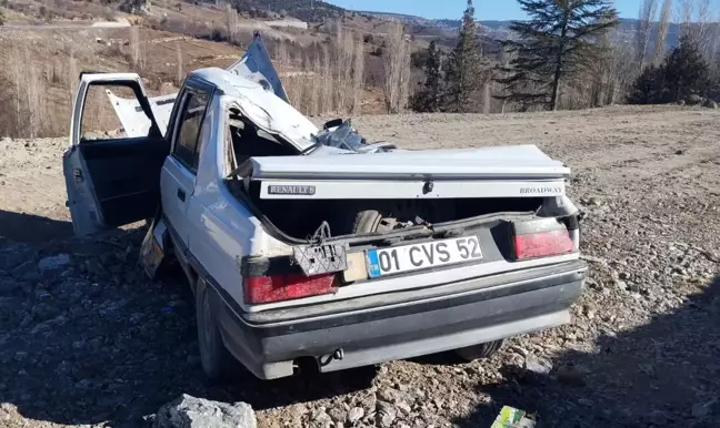 Mersin'de Şarampole Yuvarlanan Otomobilin Sürücüsü Ağır Yaralandı