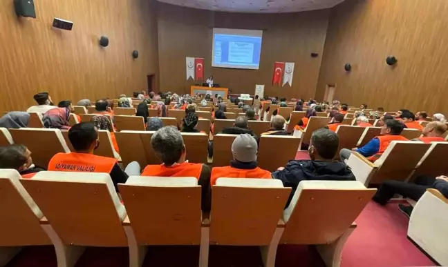 Adıyaman Eğitim ve Araştırma Hastanesi'nde Toplum Yararına Programı kapsamında personellere eğitim verildi